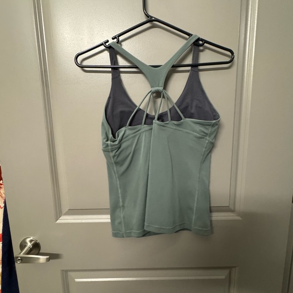 Women’s Prana Athletic Tank with built in bra Size Small - Picture 2 of 3